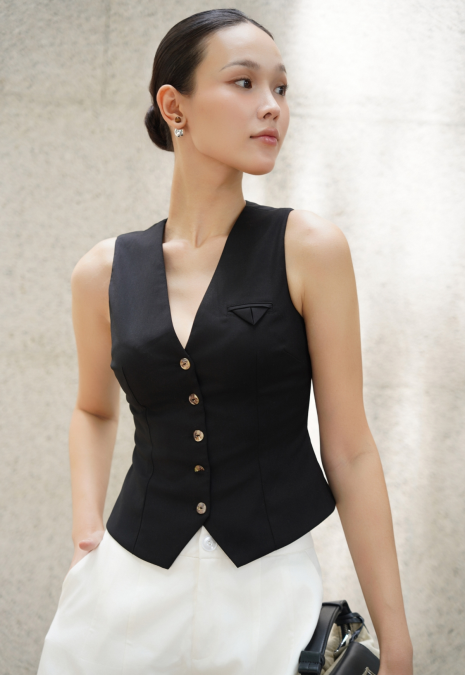 Chic Contrast