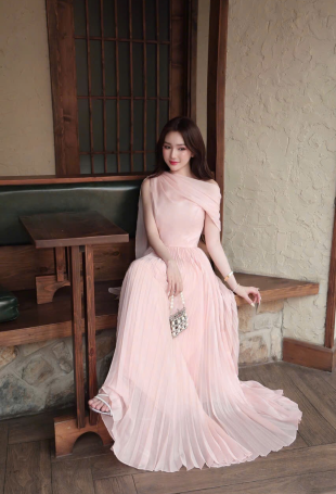 Ventom Dress - Premium Pink Maxi Dress | Đầm voan dập ly lệch vai sang trọng, nữ tính cao cấp đi tiệc, dự tiệc cưới by HANABIE